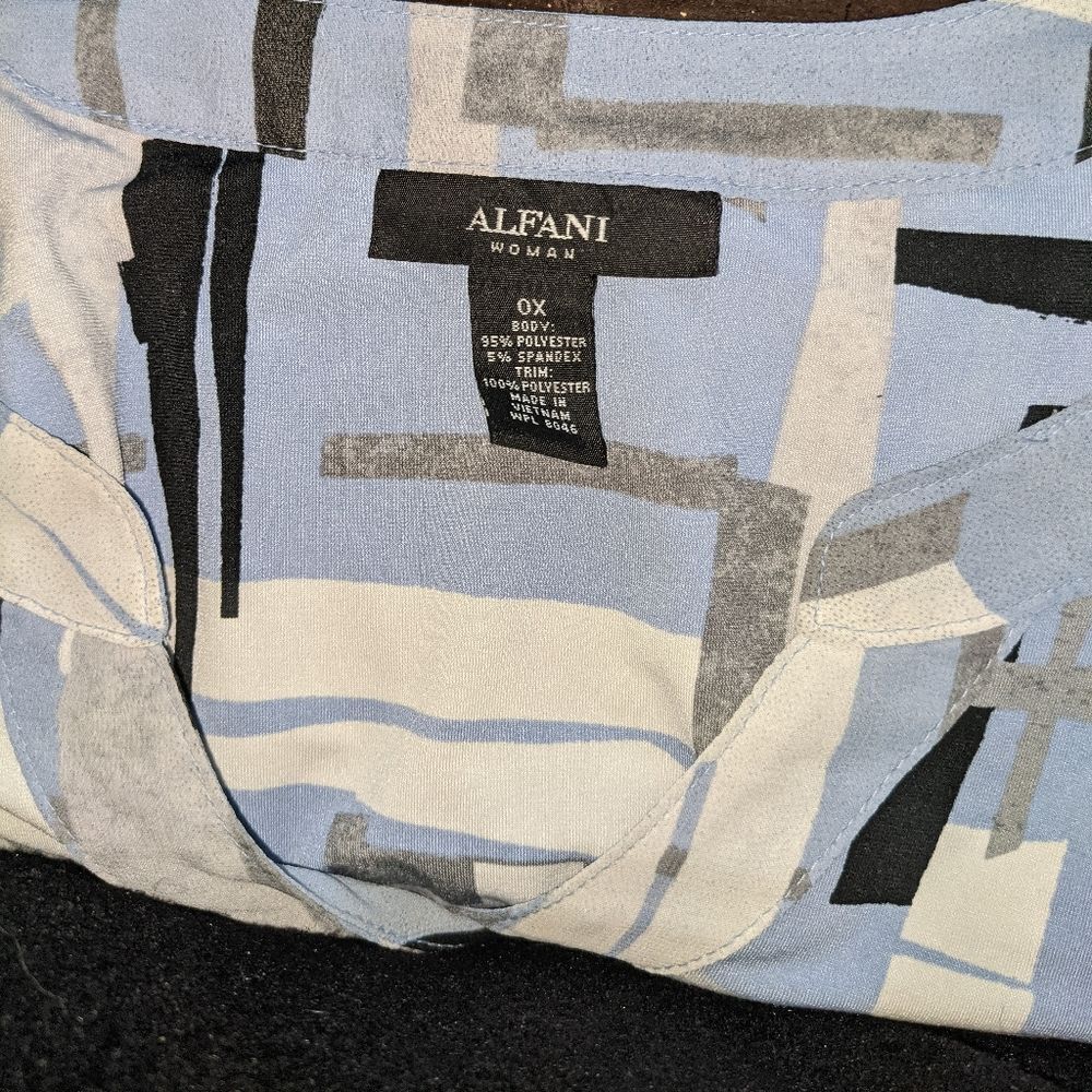 Color block design blouse - Picture 5 of 5